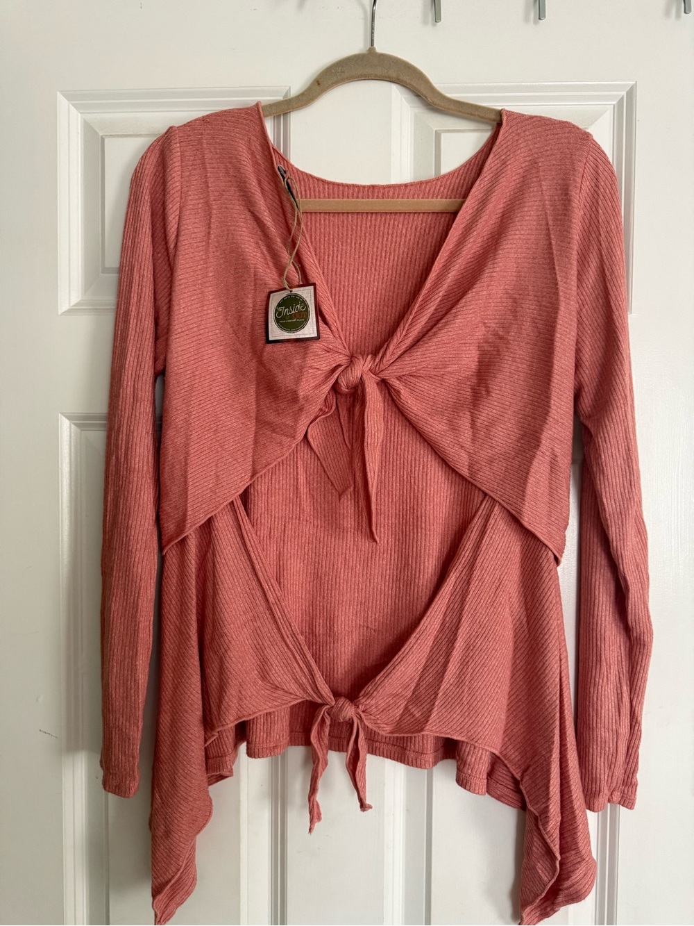 Red Haute NWT Tie-Back Ribbed Long Sleeve Top ~ Sz. M